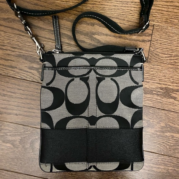 Coach crossbody bag - Picture 1 of 4